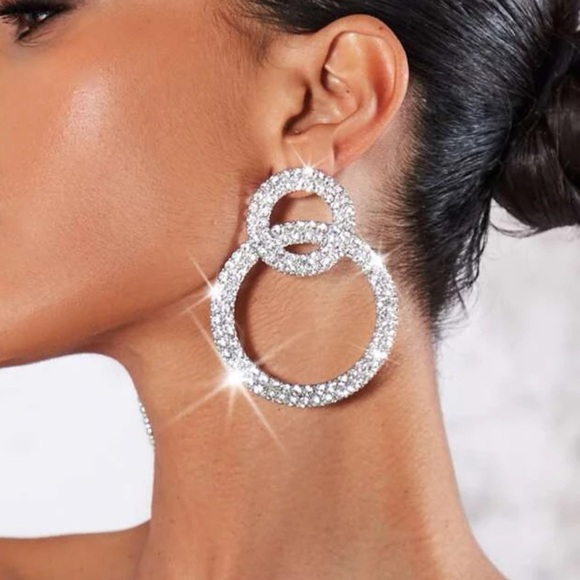 Jewelry - Crystal Overlapping Circle Statement Earrings